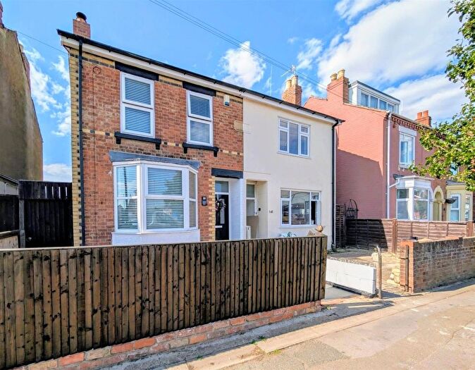 2 Bedroom Semi-Detached House For Sale In Bristol Road, Gloucester, GL1