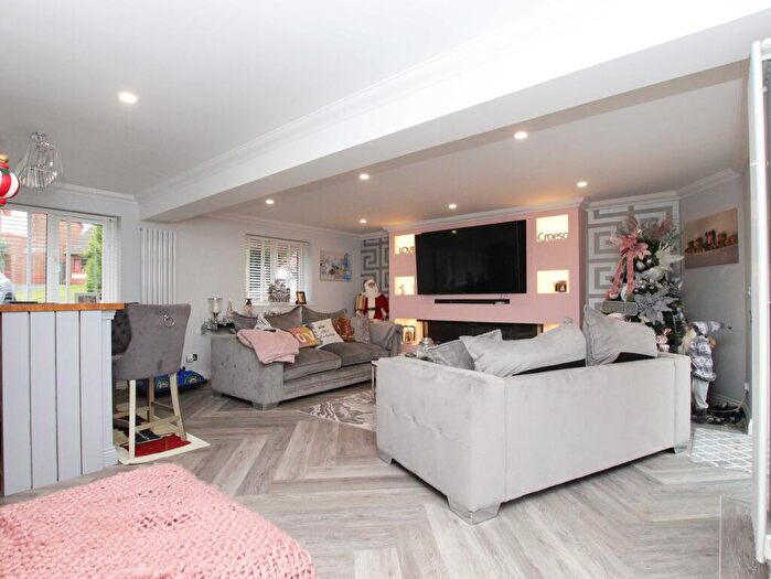 5 Bedroom Detached House For Sale In Heol Faenor, Beddau, CF38
