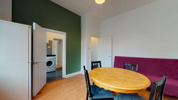 2 Bedroom Flat To Rent In Upper Tooting Road, London, SW17
