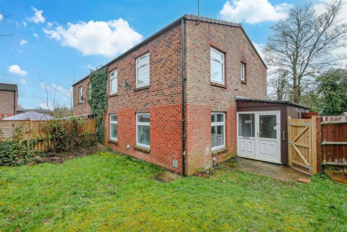 2 Bedroom Apartment For Sale In Folly Orchard Road, Woodcote, RG8