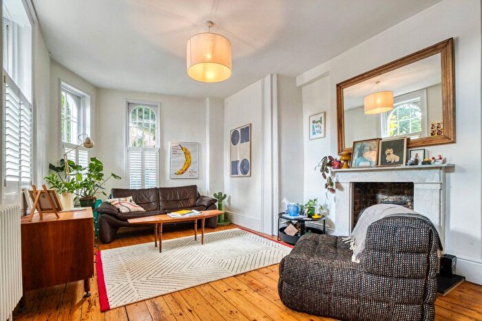 3 Bedroom Terraced House To Rent In Colebrooke Row, Islington, London, N1
