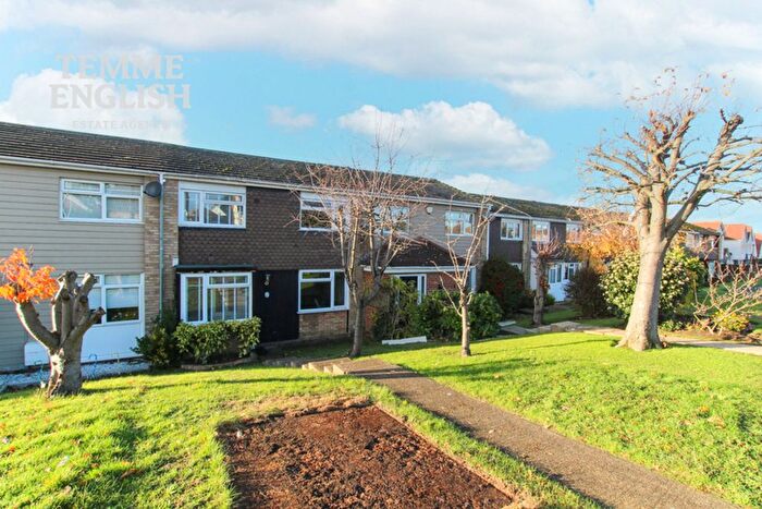 3 Bedroom Terraced House For Sale In Wick Lane, Wickford, SS11