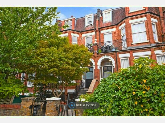4 Bedroom Maisonette To Rent In Tollington Park, London, N4