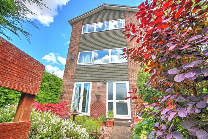 4 Bedroom End Of Terrace House For Sale In Tynedale Close, Wylam, NE41