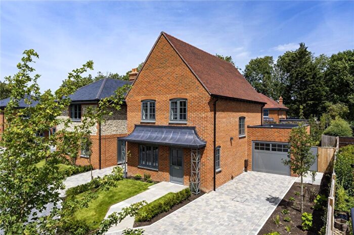 3 Bedroom Link Detached House For Sale In Millwood, Emsworth, West Sussex, PO10