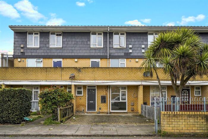 3 Bedroom Maisonette To Rent In Eldridge Close, Feltham, TW14