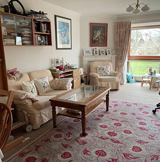 2 Bedroom Flat To Rent In Beaufort Place, Thompsons Lane, Cambridge, CB5