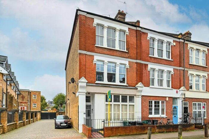 2 Bedroom Flat For Sale In Felsham Road, West Putney, London, SW15