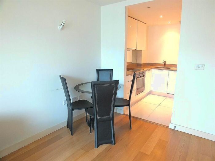 1 Bedroom Flat To Rent In Vantage Building, Station Approach. Hayes, UB3