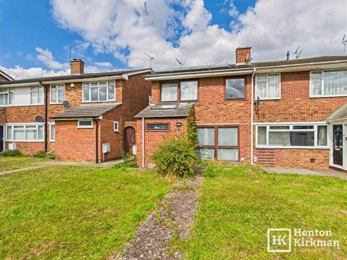 4 Bedroom Semi-Detached House For Sale In Hollyford, Billericay, Essex, CM11