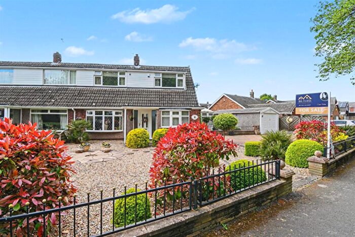 3 Bedroom Semi-Detached Bungalow For Sale In St. Peters Avenue, Scunthorpe, DN16