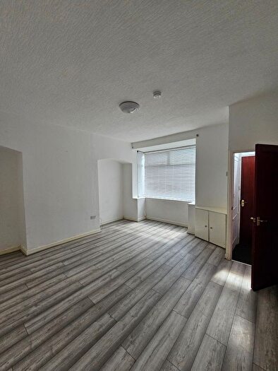 3 Bedroom Terraced House To Rent In Plodder Lane, Bolton, BL4