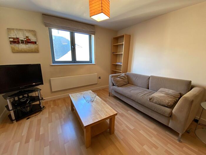 2 Bedroom Flat For Sale In Velocity North, City Walk, Leeds, LS11