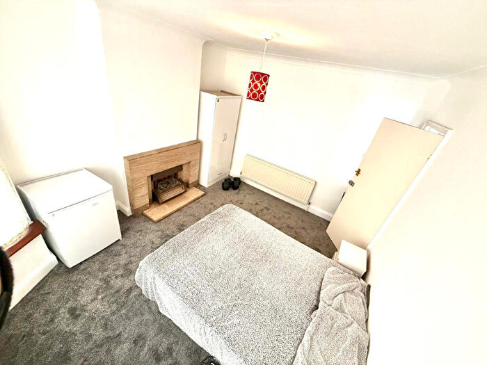 1 Bedroom Semi-Detached House To Rent In Cleveland Gardens, London, NW2