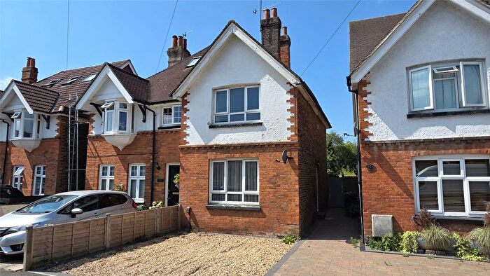 3 Bedroom Semi Detached House For Sale In Horley, Surrey, RH6