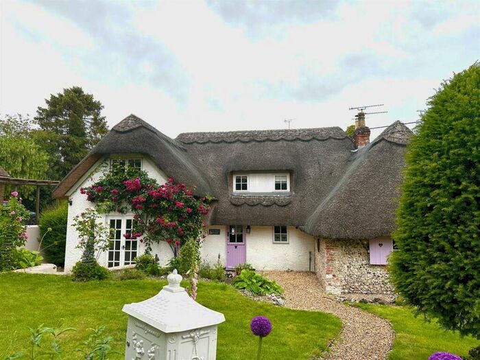 4 Bedroom House To Rent In Stoke, Andover, SP11