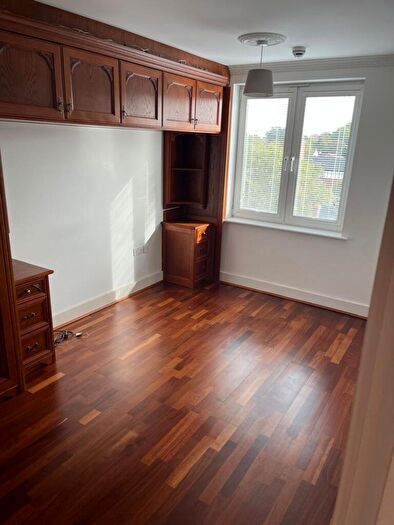 2 Bedroom Flat For Sale In Park Lane, Skyline Court, CR0