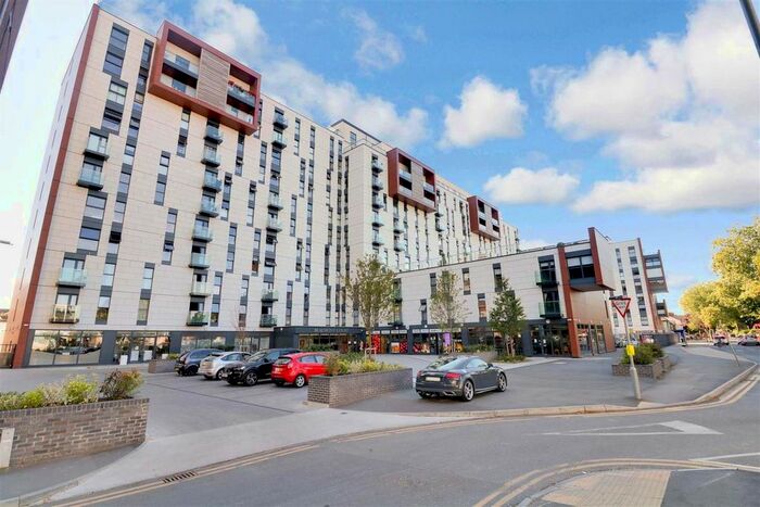 2 Bedroom Flat To Rent In Victoria Avenue, Southend-On-Sea, SS2