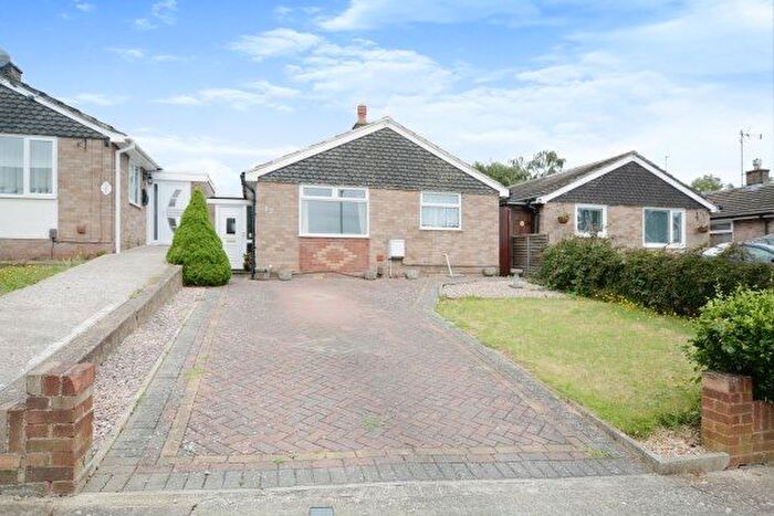 2 Bedroom Bungalow To Rent In Heatherdale Way, Northampton, NN2