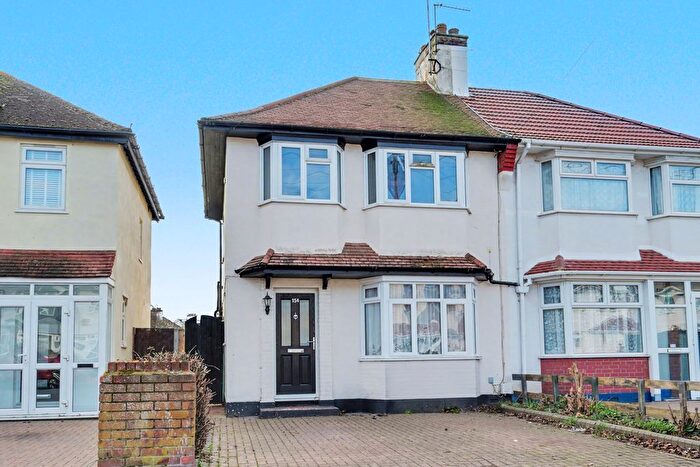 3 Bedroom Semi-Detached House For Sale In Caulfield Road, Shoeburyness, SS3