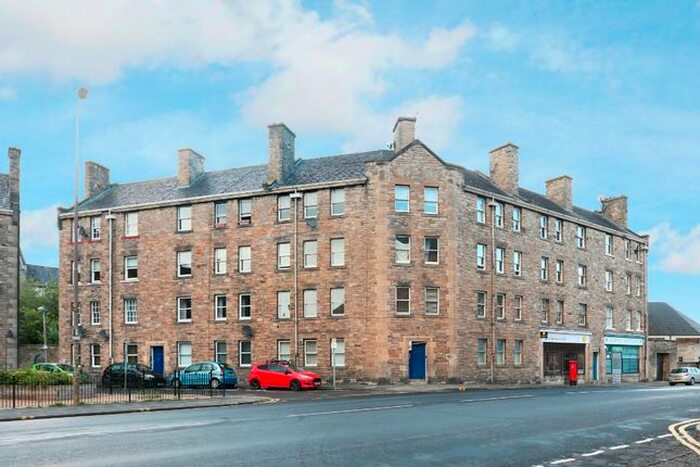 4 Bedroom Flat To Rent In Pleasance, Edinburgh, EH8
