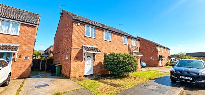 3 Bedroom Semi-Detached House For Sale In Rayleigh, Essex, SS6