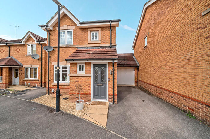 3 Bedroom Link Detached House For Sale In Sigerson Road, Swindon, Wiltshire, SN25