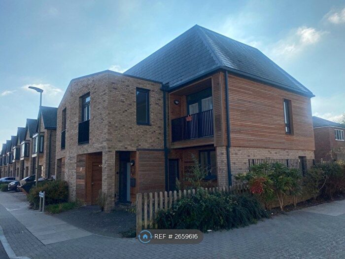 3 Bedroom Semi-Detached House To Rent In Sphinx Way, Barnet, EN5