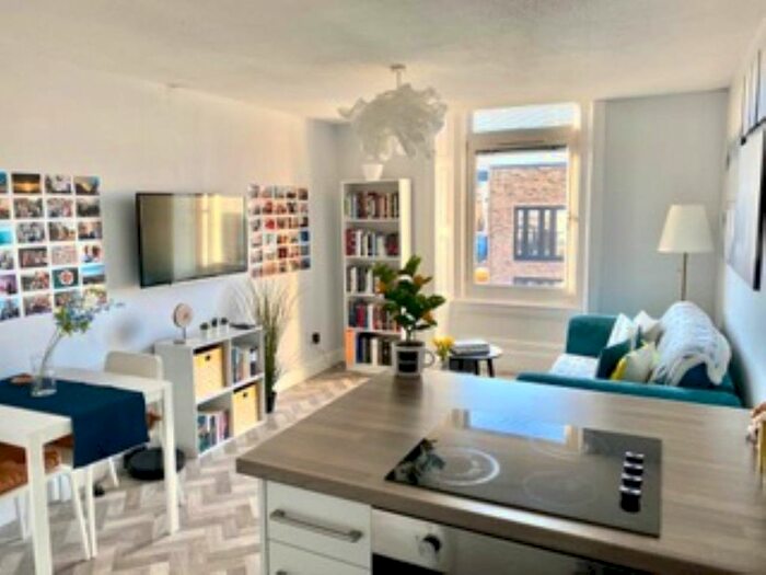 1 Bedroom Flat To Rent In Mid Road, Dundee DD3