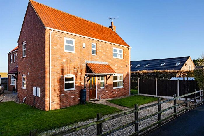 3 Bedroom Semi-Detached House For Sale In Crapple Lane, Scotton, DN21