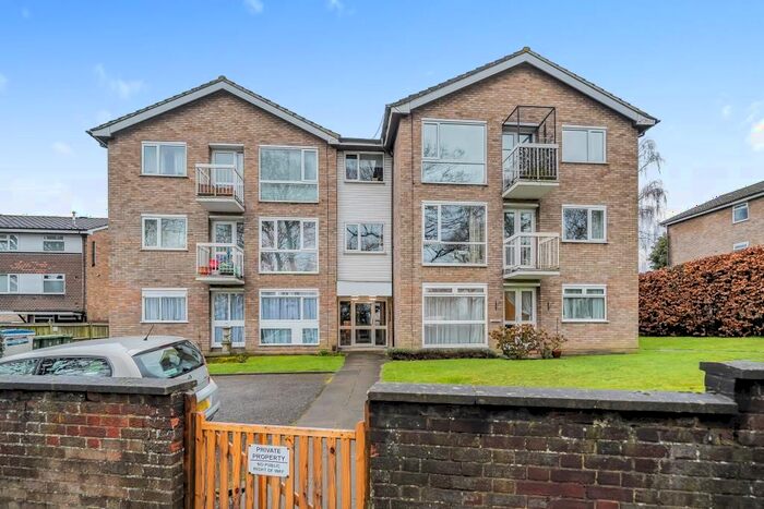 2 Bedroom Flat To Rent In Watford, Hertfordshire, WD19