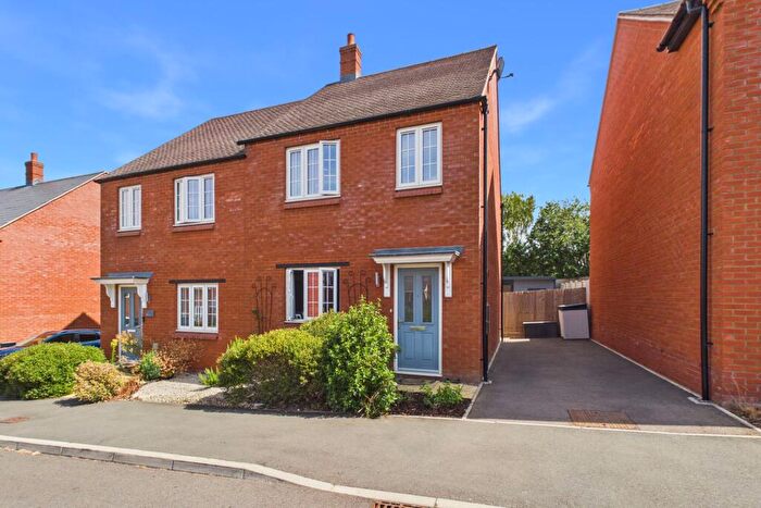 3 Bedroom Semi-Detached House For Sale In Saxon Way, Towcester, NN12