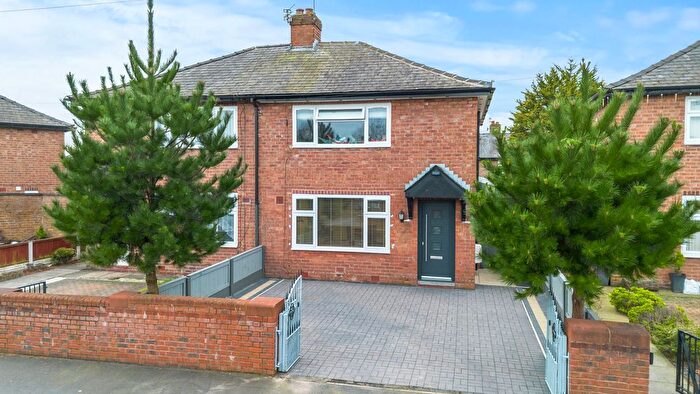 3 Bedroom Semi-Detached House For Sale In Sinclair Avenue, Warrington, WA2