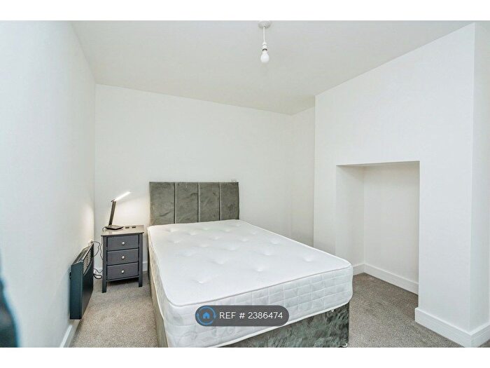 Studio To Rent In Reading Road South, Fleet, GU52