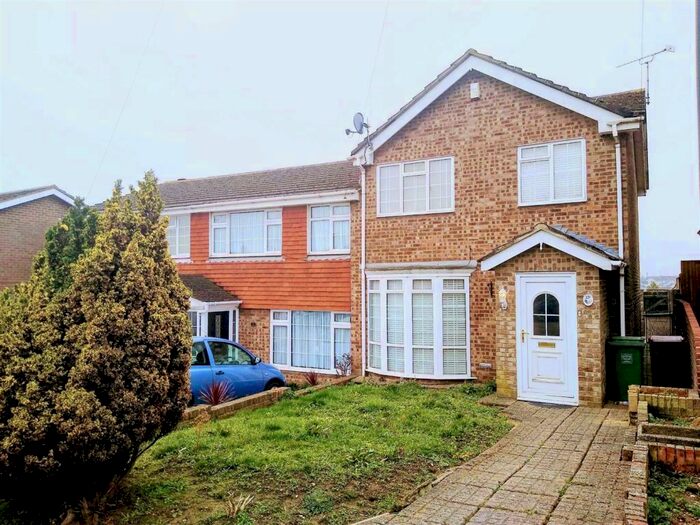 3 Bedroom End Of Terrace House To Rent In Hoo, ME3