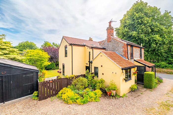 3 Bedroom Cottage For Sale In Holt Road, Gresham, NR11