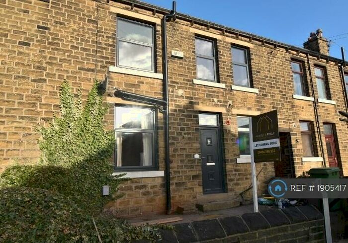 3 Bedroom Terraced House To Rent In Senior Street, Huddersfield, HD5