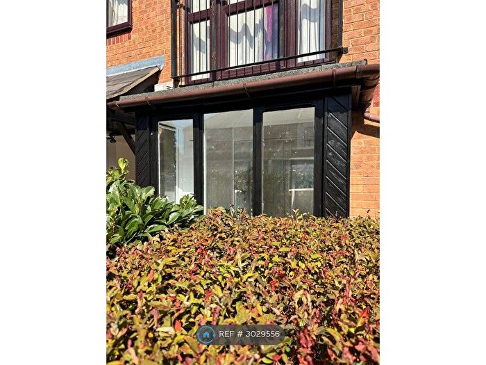 2 Bedroom Flat To Rent In Burges Road, London, E6
