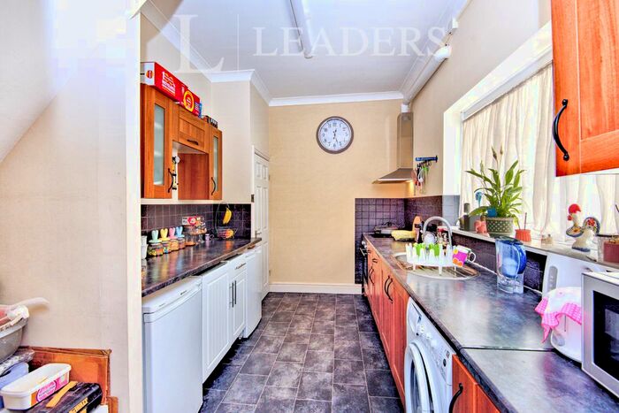 2 Bedroom Maisonette To Rent In Brightwell Avenue, Westcliff-On-Sea, SS0