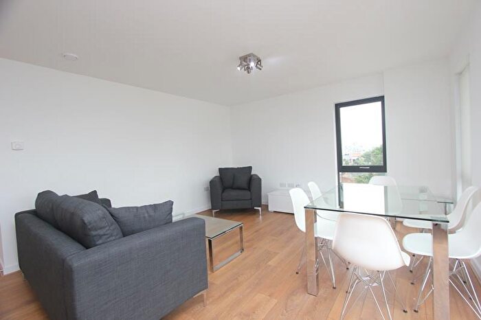 3 Bedroom Apartment To Rent In Boathouse Apartments, Cotall Street, London, E14