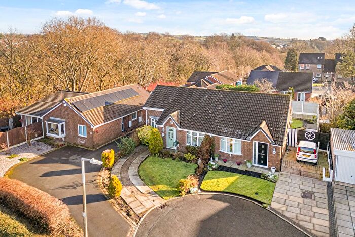 3 Bedroom Bungalow For Sale In Beeston Close, Bolton, BL1