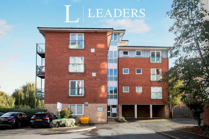 2 Bedroom Flat To Rent In Kempton Drive, Warwick, CV34