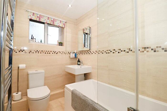 2 Bedroom Semi-Detached House For Sale In Cherry Orchard, Kenilworth, CV8