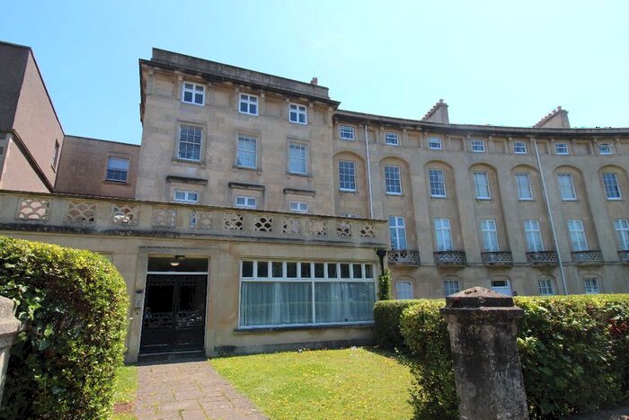 2 Bedroom Flat To Rent In Royal Crescent, Weston-Super-Mare, BS23