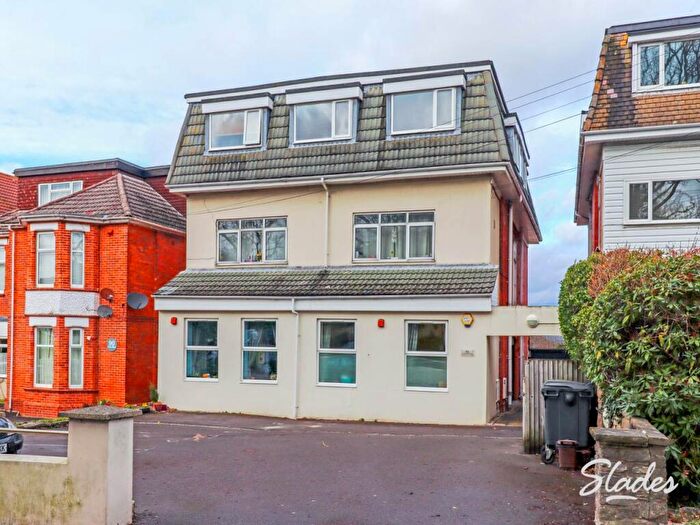 2 Bedroom Apartment To Rent In Southbourne Road, Southbourne, Bournemouth, BH6