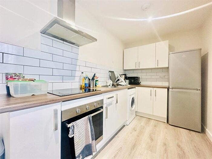 2 Bedroom Flat To Rent In The Curve, Nottingham, NG7