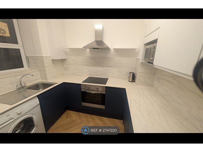 2 Bedroom Flat To Rent In Lohmann House, London, SE11