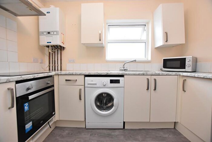3 Bedroom Maisonette To Rent In West Street - Bedminster, BS3