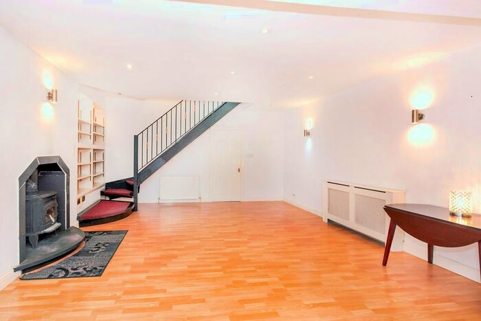 3 Bedroom Terraced House For Sale In Viewfield Road, West Calder, EH55