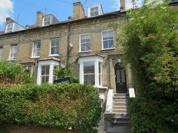 2 Bedroom Flat To Rent In Garden Flat, Regina Road, Finsbury Park, N4
